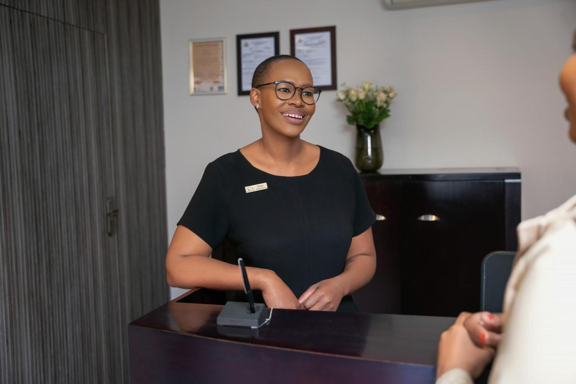 Q'S Boutique Stay Standerton Exterior foto