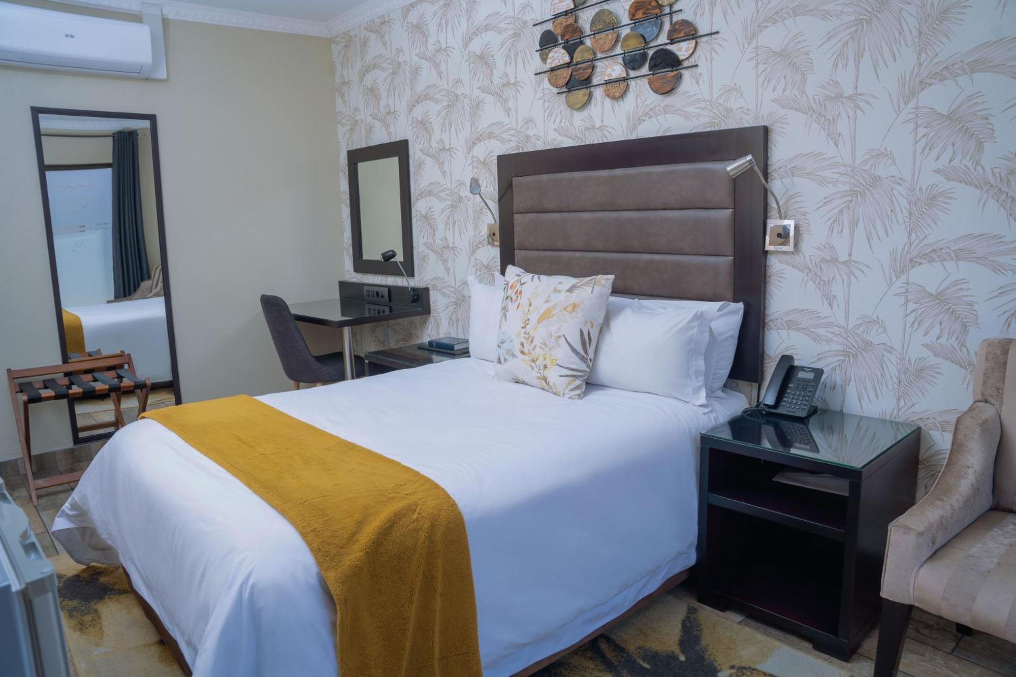 Q'S Boutique Stay Standerton Exterior foto