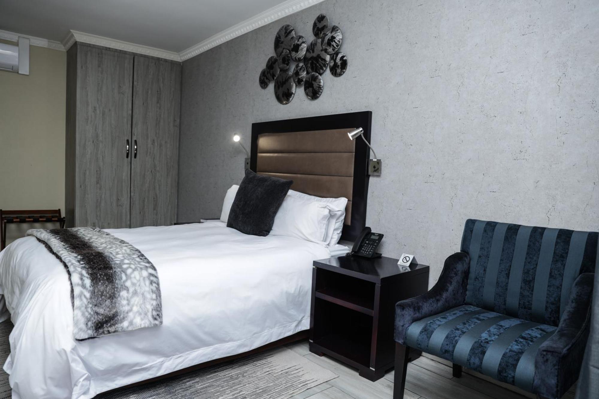 Q'S Boutique Stay Standerton Exterior foto