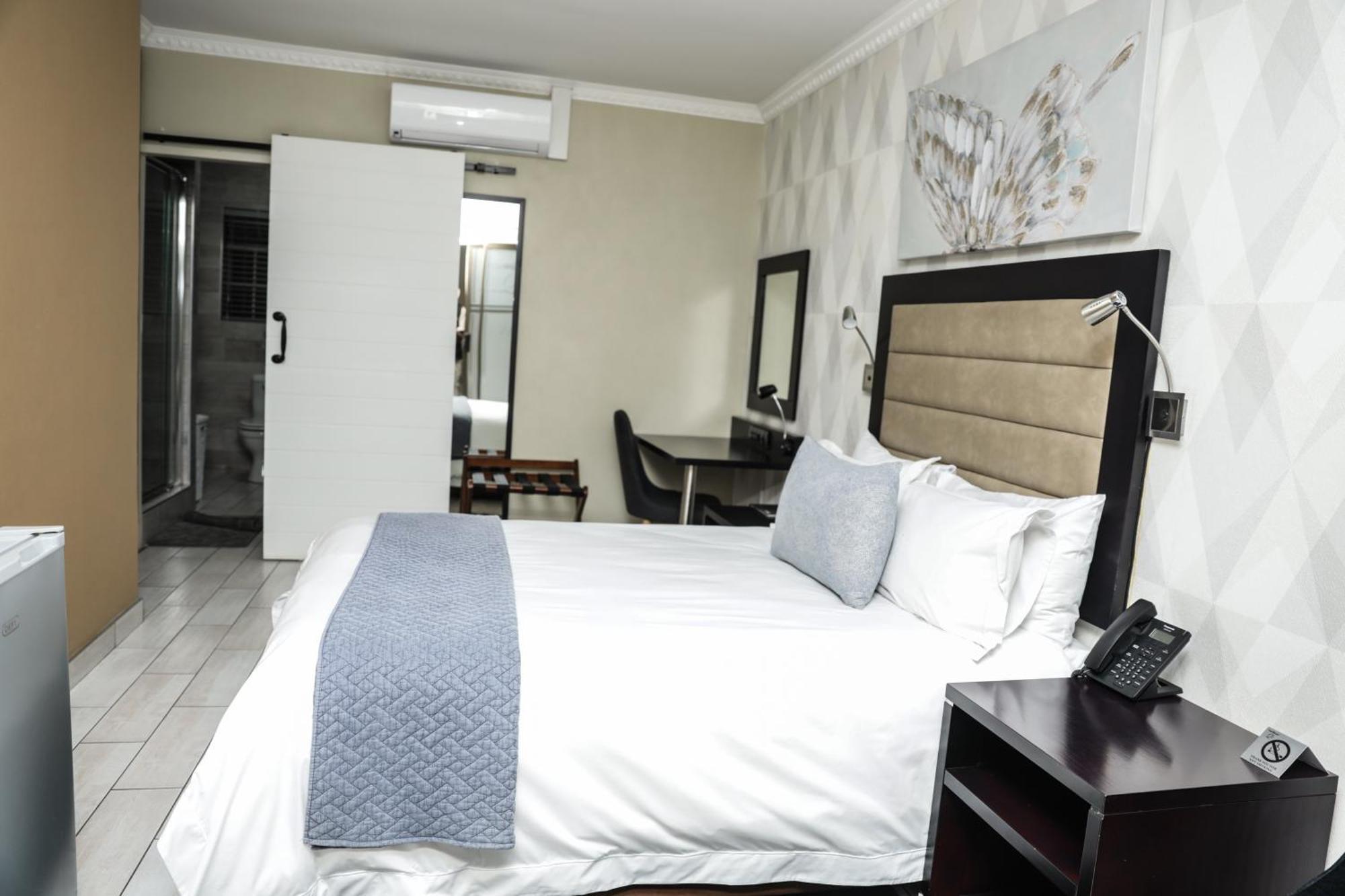 Q'S Boutique Stay Standerton Exterior foto